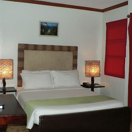 Ecoland Suites & Inn Davao Bagian luar foto