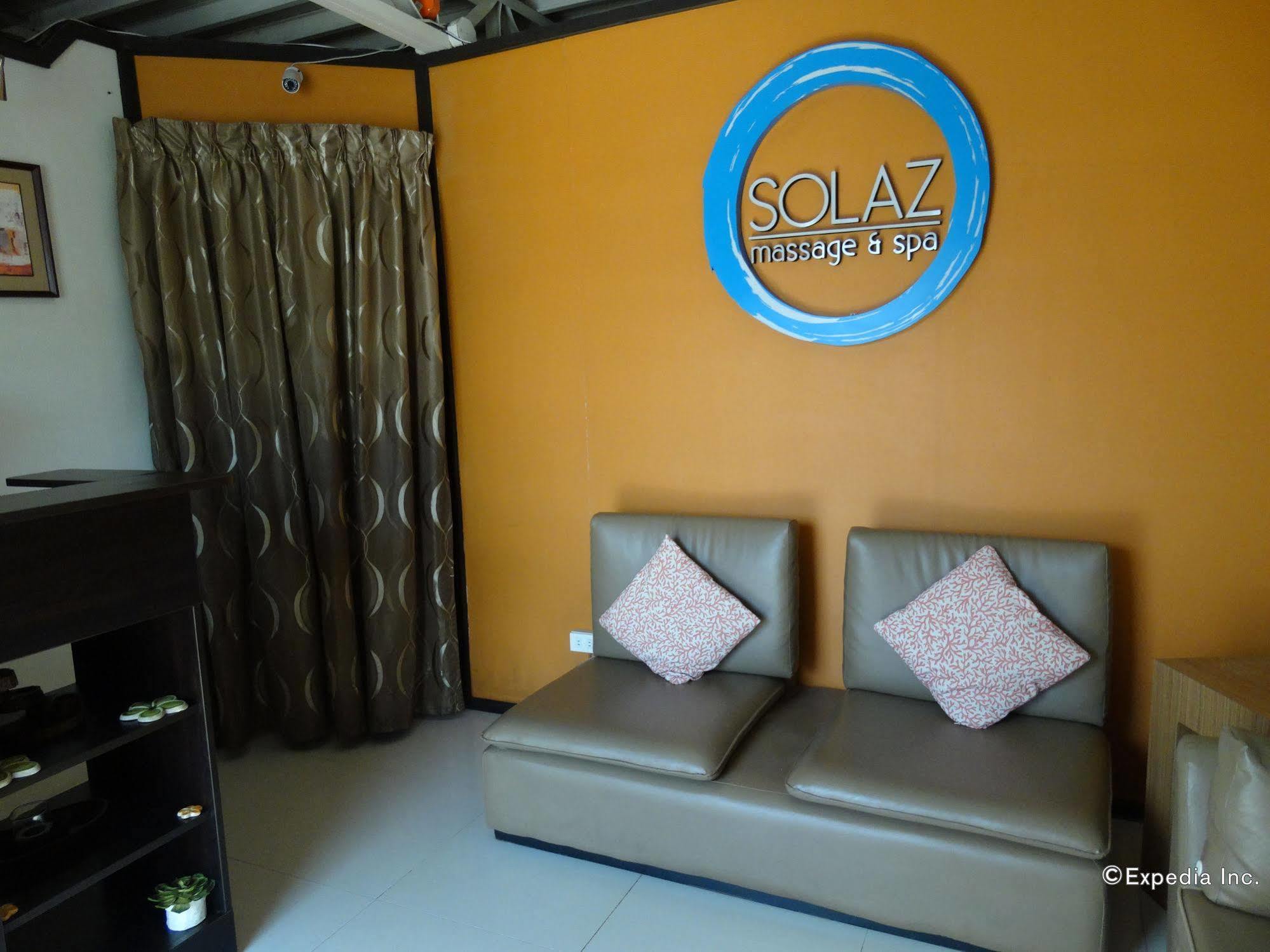 Ecoland Suites & Inn Davao Bagian luar foto