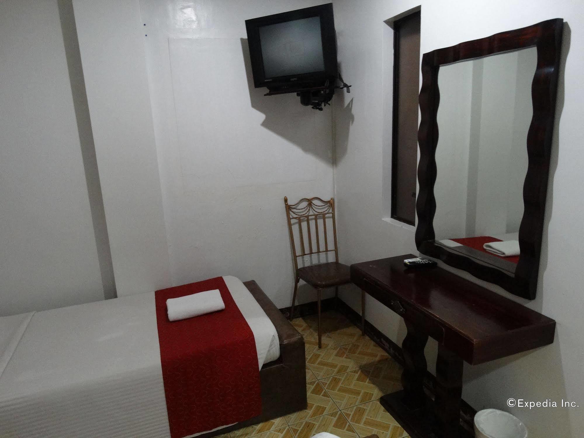 Ecoland Suites & Inn Davao Bagian luar foto